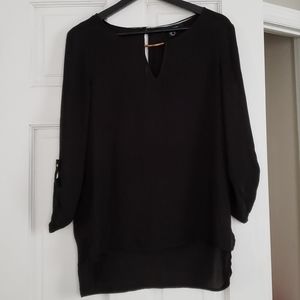 FREE Black Top, 3/4 Sleeve, keyhole front and back, Excellent Like New Condition